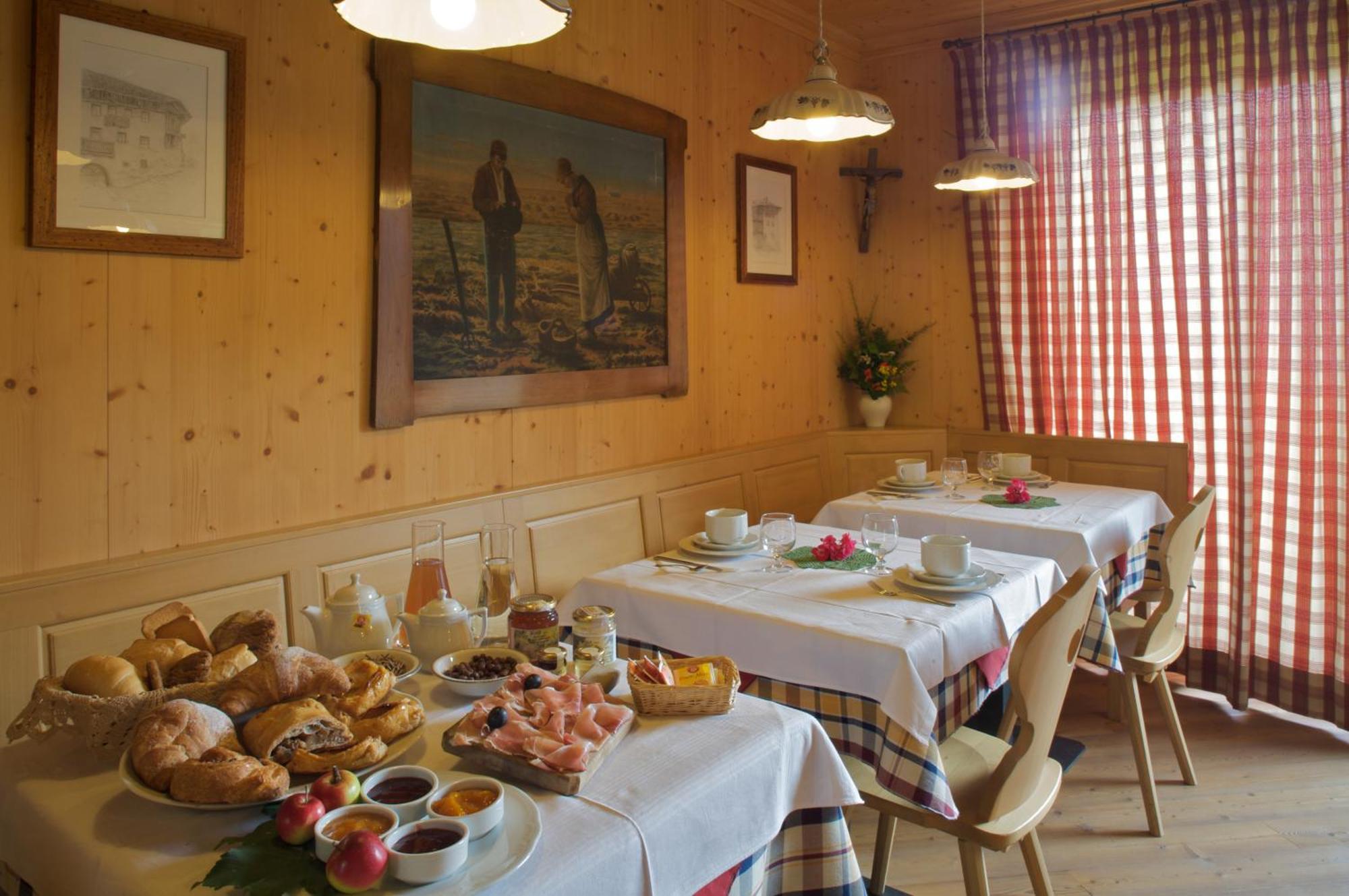 Larix Bed & Breakfast Rumo