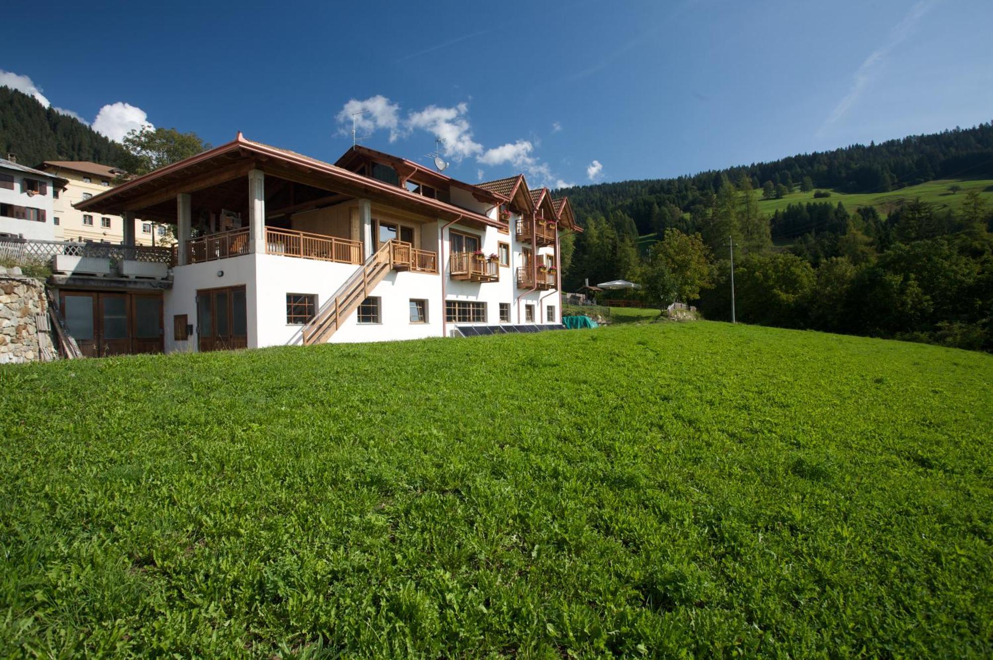 Larix Bed & Breakfast Rumo