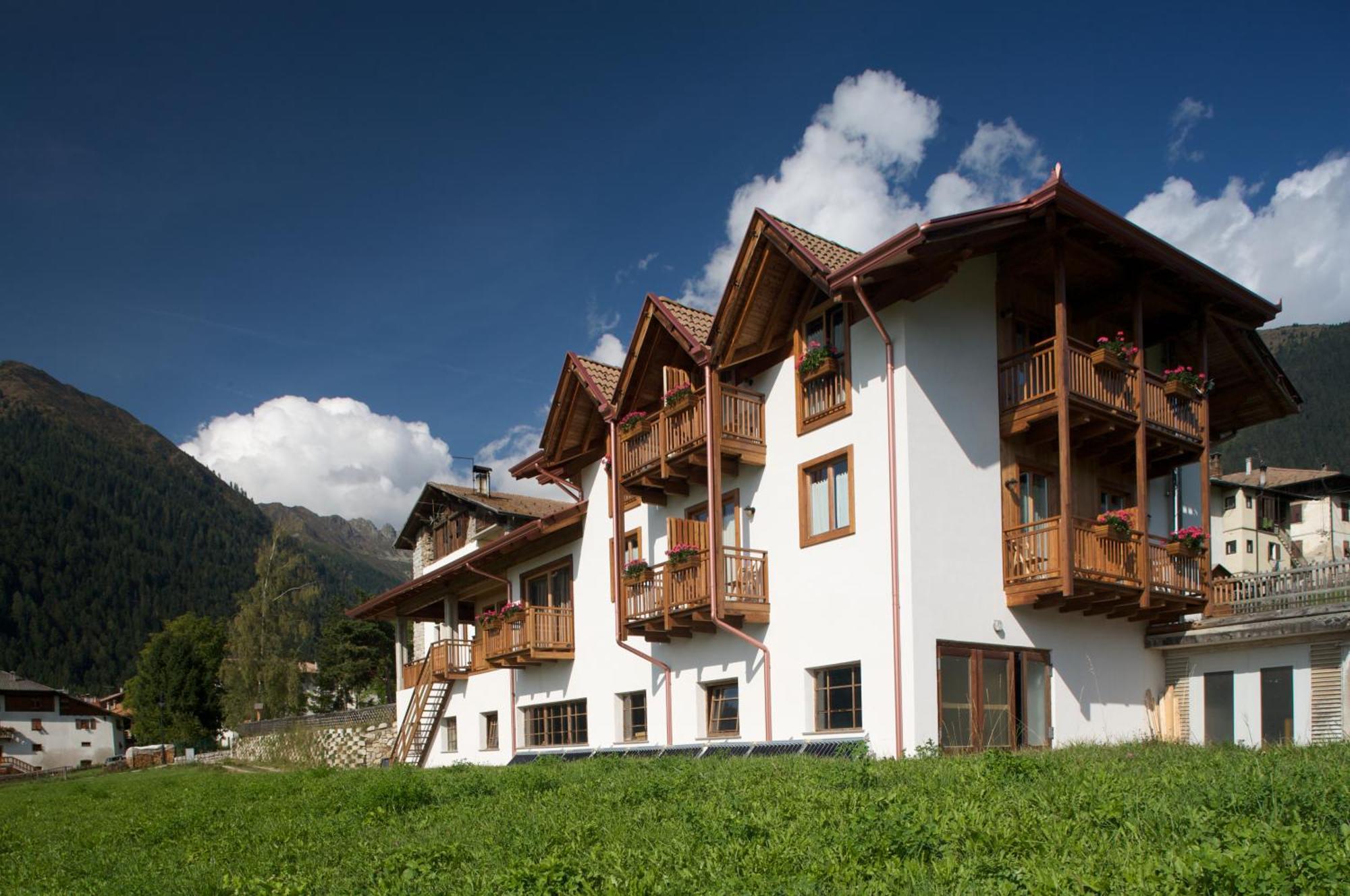 Larix Bed & Breakfast Rumo